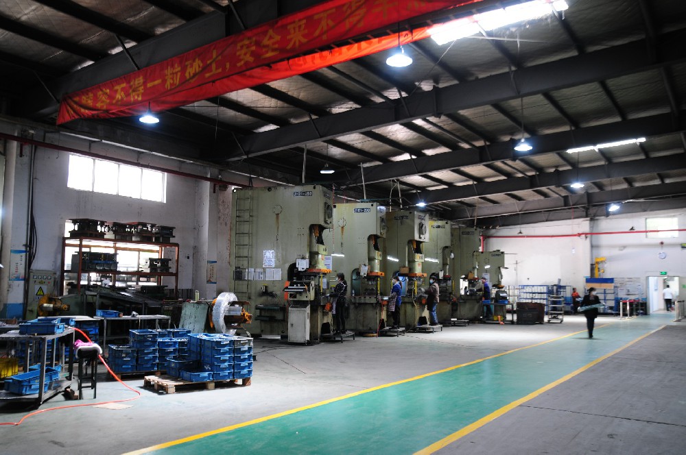 吴中兴吴路冲压一厂